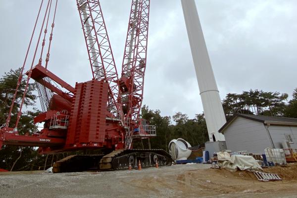 Manitowoc-MLC650-makes-turbine-installation-a-breeze-on-South-Korean-wind-farm-3.jpg